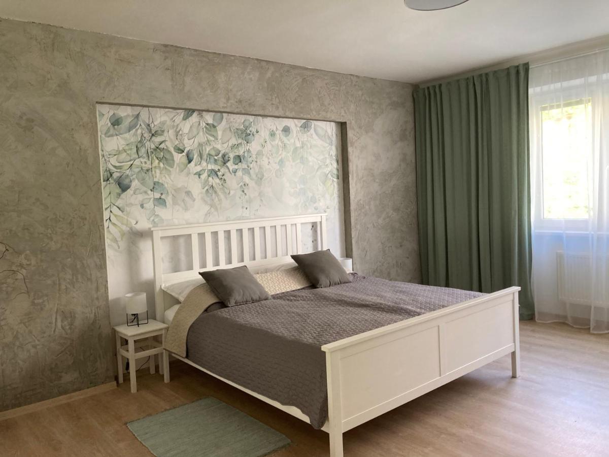 Family Provence Mikulov Apartamento Exterior foto