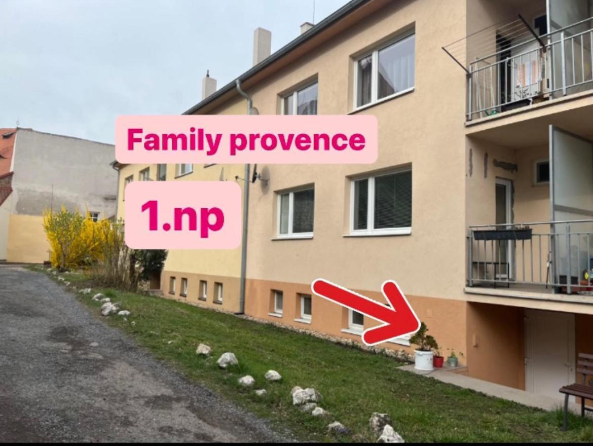 Family Provence Mikulov Apartamento Exterior foto